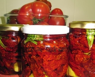 Conserva de tomaques en oli