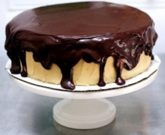 Κέικ χαλβά με επικάλυψη σοκολάτας