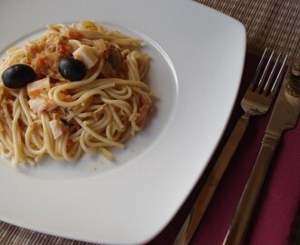 Esparguete com atum e delicias do mar