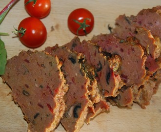 Kjøttbrød med rødbeter og bakte grønnsaker