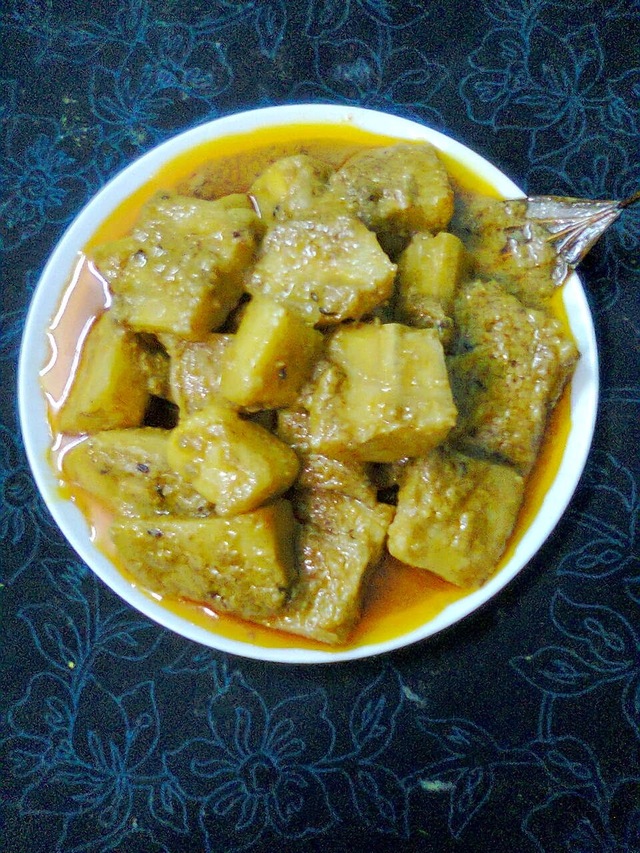 Healthy Veg. Side Dish Recipe  -  Raw Banana (Kacha Kola) Curry.