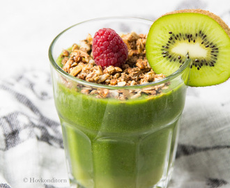 Smoothie with Kiwi and Spinach