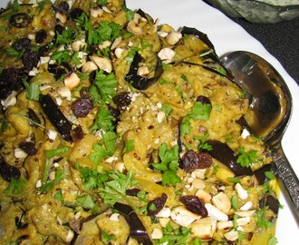 Indisk auberginpanna med russin och nötter och en chiliraita