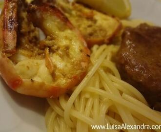 Camarão Tigre Frito com Hambúrgueres em Especiarias e Esparguete