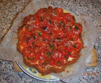 Pastís de formatge salat amb tomates (amanides a l'estil d'en Jamie Oliver)