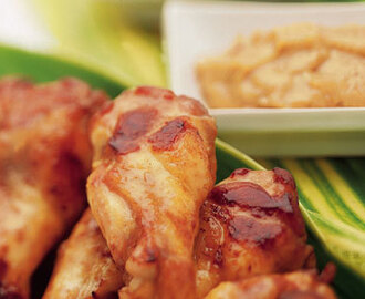 Trutros de alas de pollo con salsa de maní