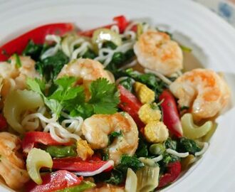 Spicy Prawn and Coconut Asian Noodle Bowl – 5:2 Diet Recipe