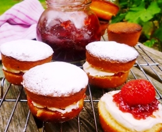 good things come in small packages! mini victoria sponge cakes