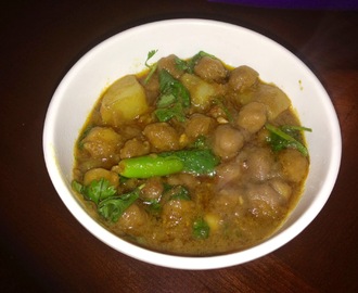 Aloo Chholay Chickpea and Potato Curry