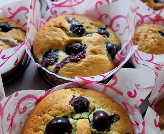 Blueberry muffins with lemon ricotta cheese - recipe