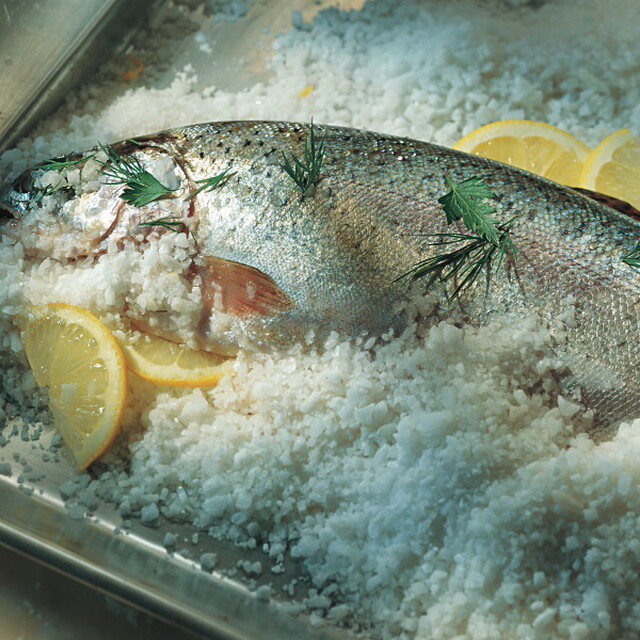 Fisch in der Salzkruste