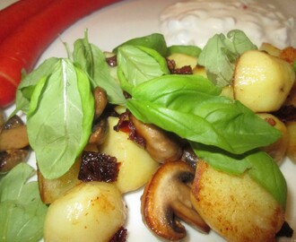 Pølser med Varm Italiensk Kartoffelsalat
