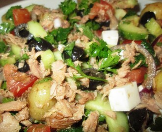 Græsk Kartoffelsalat med Tun og Oliven