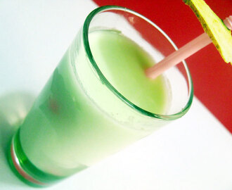 Green Apple Lassi / Green Apple Yogurt Drink