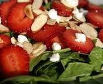 Springtime Salad - Fresh Spinach & Strawberries w/ Strawberry Vinaigrette