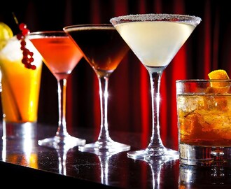 Aprenda a fazer 5 drinks famosos para sua festa