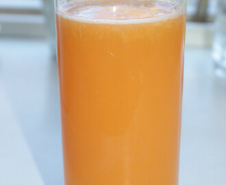 Juice på æble, grapefrugt, gulerod og passionsfrugt
