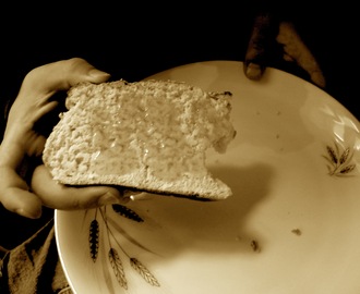 Brød til middag. Og Oppskriften på Europas beste “Challah”- jødisk brød med honning og sesamfrø.