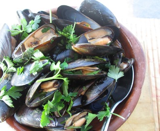 mussels with garlic and parsley