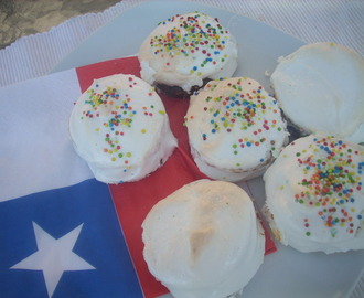 Chilenitos (dulce de leche chilean treats) and Happy Independence day!