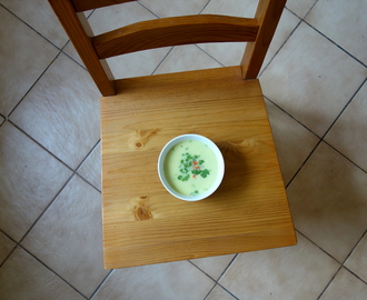 Hráškovo-koriandrová polievka s kokosovým mliekom
