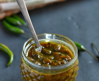 Puli Milagai/Green Chilly in Tamarind Sauce
