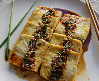 Vegetariansk siderett: Stekte tofu med koreansk sesamsaus...