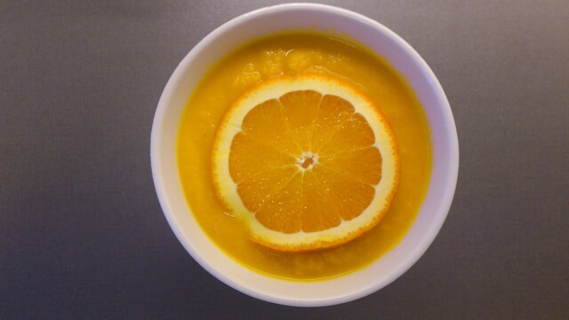 Gulrotsuppe med appelsin og ingefær