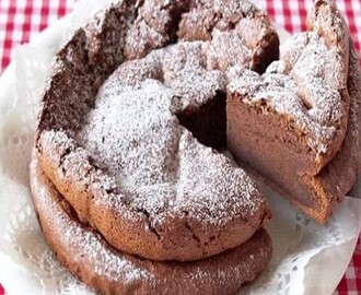 Η συνταγή που έχει γίνει viral: Γευστικό κέικ σοκολάτας με μόνο 2 υλικά! (video)