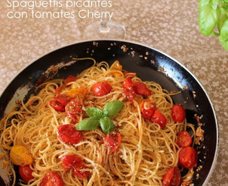 Spaguettis picantes con tomates Cherry