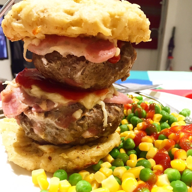 Syn Free (Double Stacked) Stuffed Cheese & Bacon Burgers in a Hash Brown Bun | Slimming World
