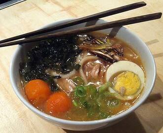 Receta para hacer sopa udon japonesa