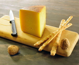 Κριτσινάκια ολικής άλεσης με τυρί