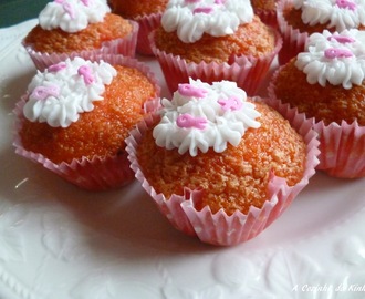 Cupcakes rosa para o Movimento do laço rosa
