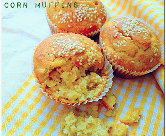Muffins Καλαμποκιού με Κρεμμυδάκι