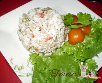 Sobras de arroz? Faça uma Salada de Arroz com Sardinha