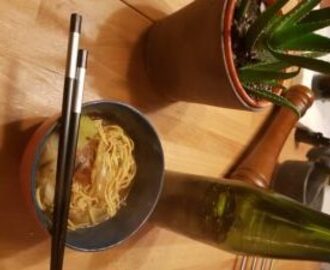 Noodles με Κοτόπουλο και Λαχανικά