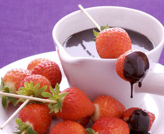 Πανεύκολο fondue σοκολάτας με 2 μόνο υλικά, της στιγμής