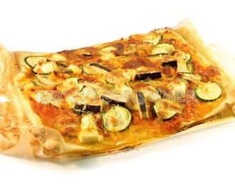 pizza de calabacín y berenjena con queso feta