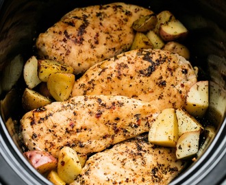 Slow Cooker Italian Chicken & Potatoes | The Recipe Critic