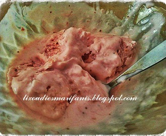 Σπιτικό frozen yogurt με φράουλα