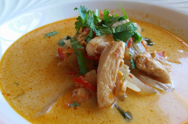 RED CURRY THAI CHICKEN SOUP