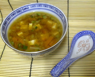 Sopa de miso con tofu y verduras