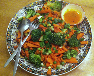 Zoete aardappel en broccoli schotel