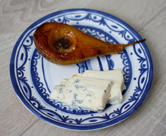 Kerst nagerecht; Gekarameliseerde peer met blauwe kaas