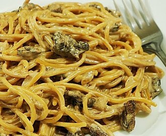 Massas:Espaguete com molho de Funghi Secchi