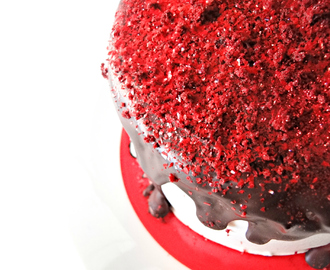 BOMBON RED VELVET CAKE (y mini-tiny cake)