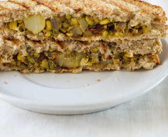 Potato & Moong Sprouts Sandwich - Simple Sandwich Recipes