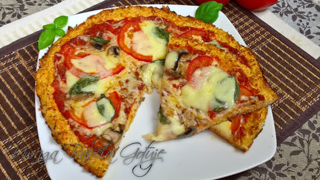Pizza na  cieście z kalafiora – Pizza kalafiorowa bez mięsa i glutenu