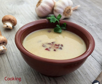 Sopa  de cogumelos e alho | Mushrooms and garlic creamy soup